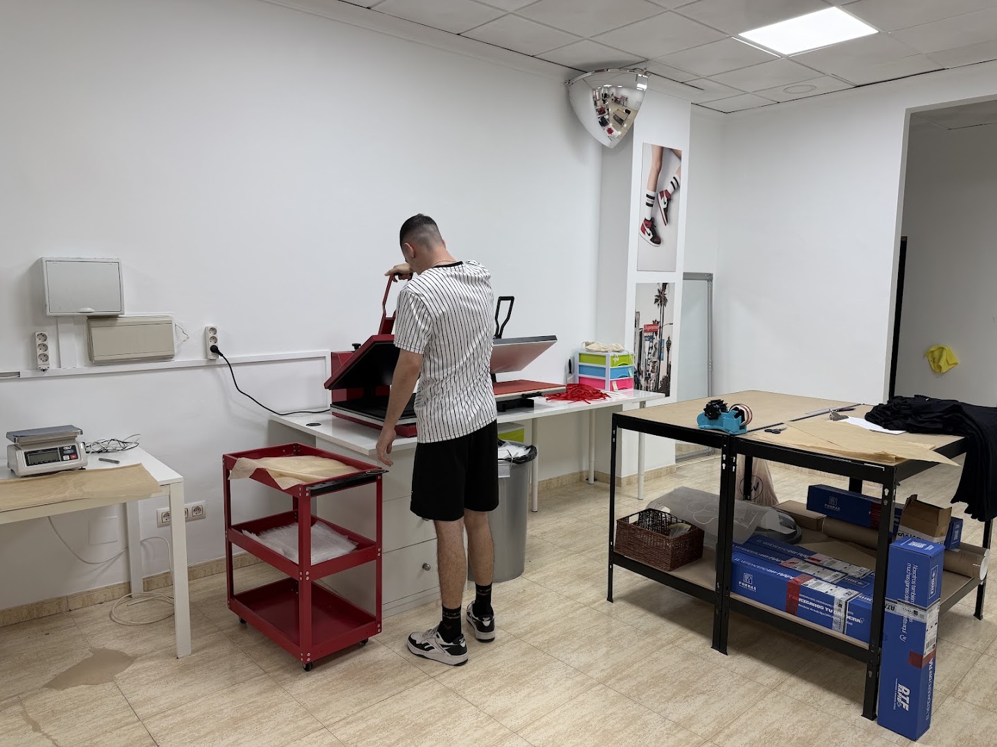 Wowprinted - Tienda de camisetas personalizadas en Almería