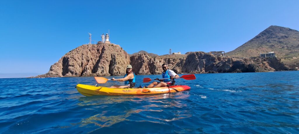 Xplora Almeria -Kayak Cabo de Gata - Agencia de excursiones en canoa y kayak en Almería