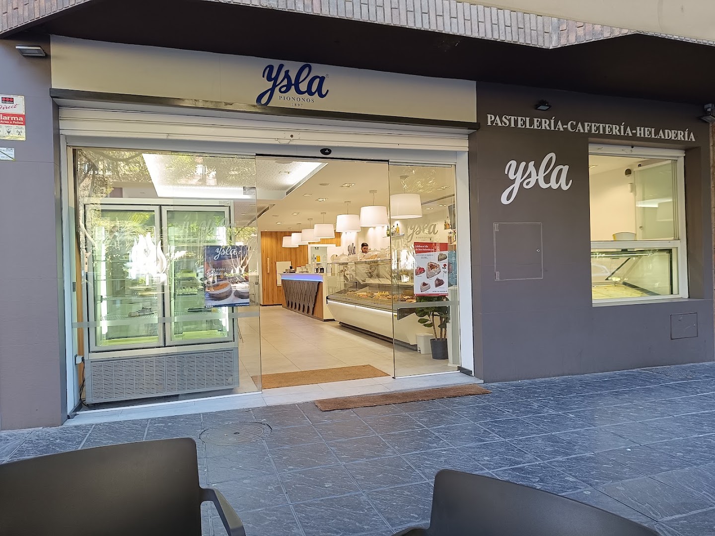 Ysla Piononos Almería - Pastelería en Almería