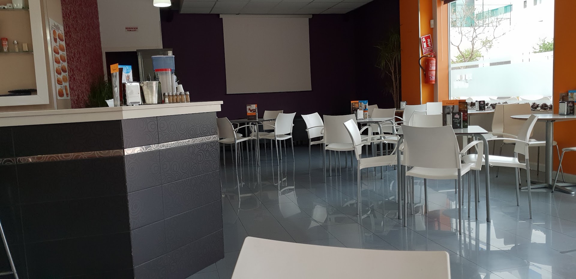Zona Cafe - Cafetería en Almería