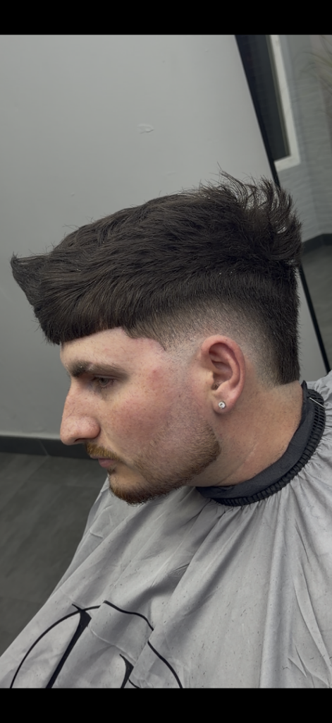 kiki barber - Barbería en Almería