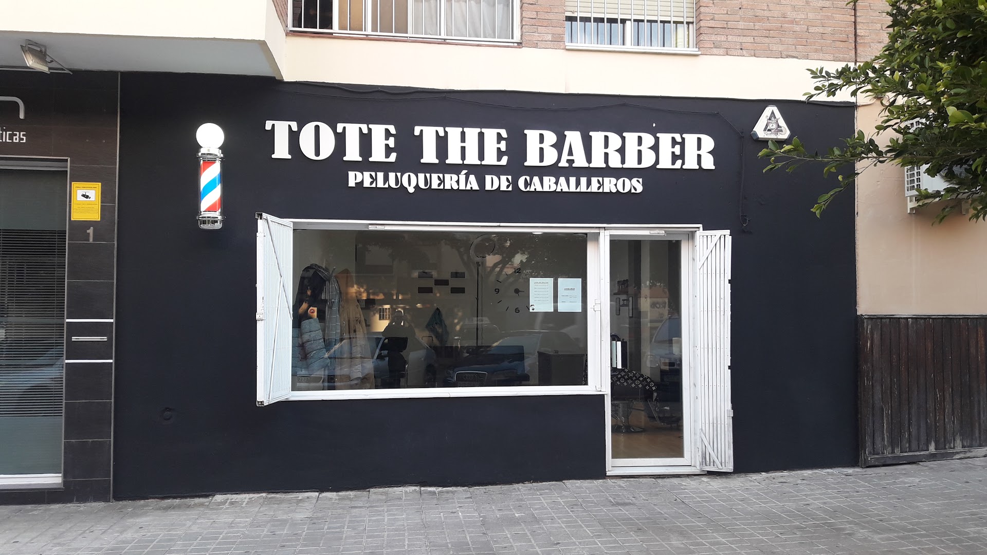 tote the barber peluqueria de caballeros barberia - Peluquería en Almería